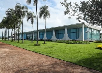 Deputados querem explicações sobre sigilo de visitas a Lula no Alvorada