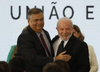 Após ataques no RN, Flávio Dino diz que Governo Lula financiará melhorias em presídios do Estado