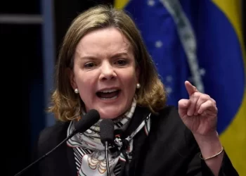 Gleisi: ‘Campos Neto tinha de ter vergonha na cara, pegar o boné e ir embora’