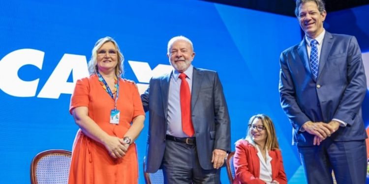 Bancos suspenderam empréstimos consignados para aposentados após medida do governo Lula