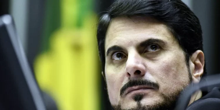 Lula vai sofrer impeachment e Flávio Dino será preso’, diz senador Marcos Do Val