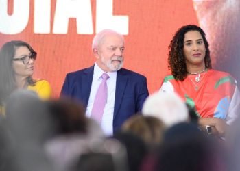Lula cria cotas para negros no governo