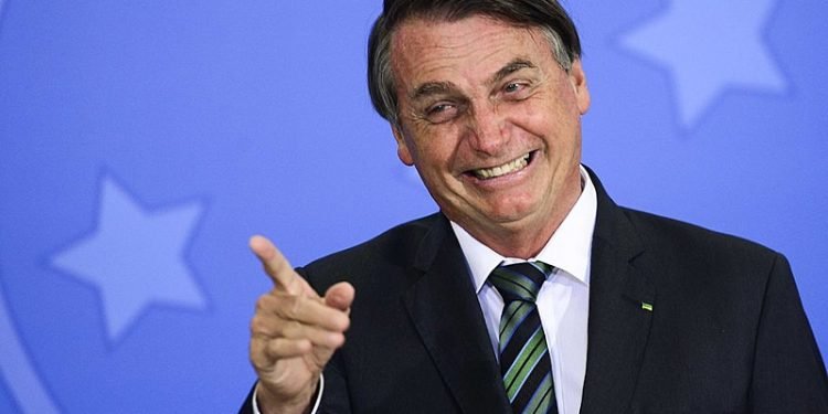 Eleitorado de Bolsonaro registra novo crescimento nas redes sociais; esquerda encolhe