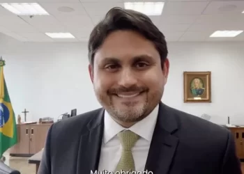Ministro das Comunicações divulga relatório sobre denúncias
