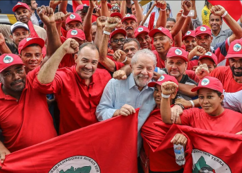 No Brasil de Lula, MST chama fazendeiros de invasores