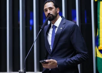 Deputado propõe proibir atletas trans em competições femininas