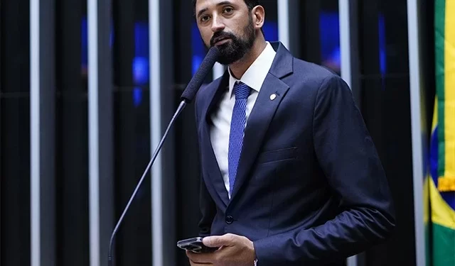 Deputado propõe proibir atletas trans em competições femininas