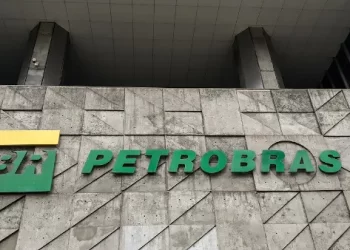 Deputado propõe plebiscito sobre a privatização da Petrobras