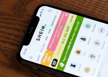 Haddad é alvo de protestos para não taxar compras na Shein