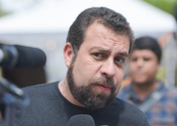 Apoio do Psol ao arcabouço fiscal será debatido, diz Boulos