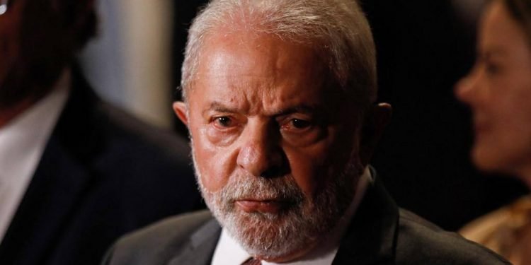 Partido da direita de Portugal convoca manifestação contra Lula