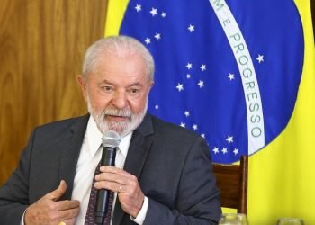 Início da gestão Lula é marcado por crise na comunicação e falas polêmicas; oposição capitaliza deslizes