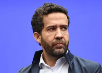 Janones faz piada homofóbica após ser condenado na Justiça