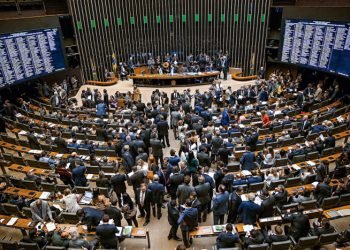 Governo Lula volta a liberar emendas em busca de base parlamentar