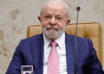 Lula quebra promessa e esconde gastos com viagens