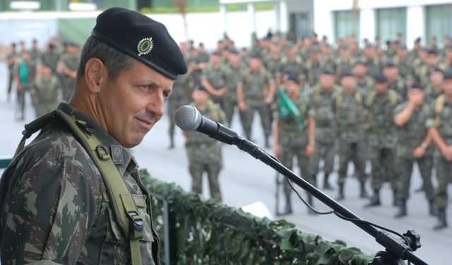 Comandante do Exército revela missão que recebeu de Lula