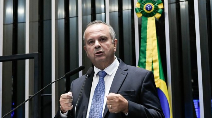 Clima no Congresso indica que PL das Fake News será derrotado, afirma Rogério Marinho