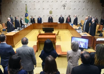 Estadão: “STF parece perdido na compreensão de seu papel”
