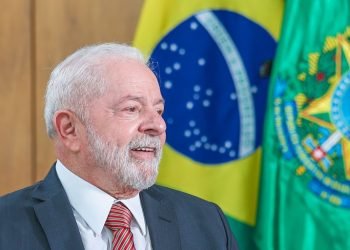 Em meio à crise no Brasil, Lula vai viajar de novo