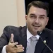Apreendidos celulares de Bolsonaro e Michelle