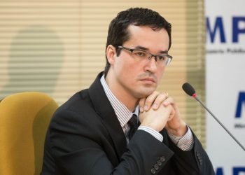 Mesa Diretora da Câmara acata decisão do TSE e cassa Deltan Dallagnol