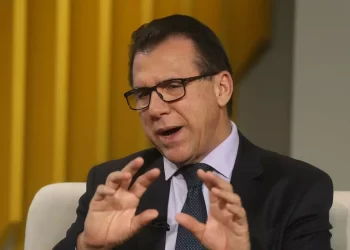 Ministro de Lula se autonomeia para conselho com salário de até R$ 28,6 mil