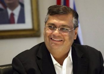 Flávio Dino comenta operação da PF contra Marcos do Val