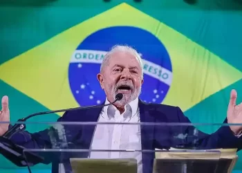 Lula: ‘Não são os partidos que pedem ministérios, é o presidente quem oferece’