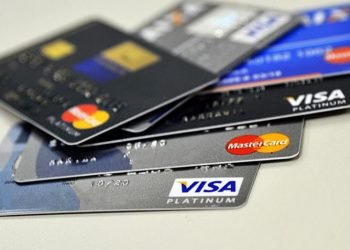 BC: Juros do rotativo do cartão de crédito aumentam em julho e atingem 445,7%