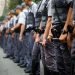 Criminosos atiraram em policial depois de reconhecerem agente em lava rápido