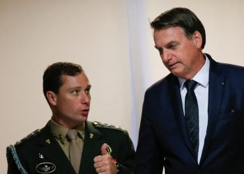 Cid diz que Bolsonaro consultou Forças Armadas sobre golpe