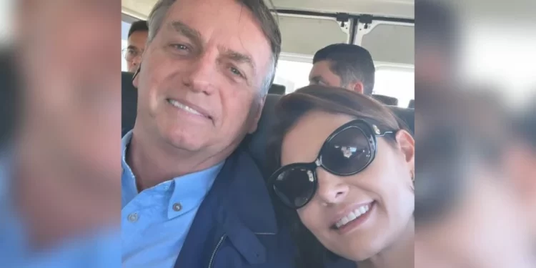 Bolsonaro passa por cirurgias, e Michelle diz que “deu tudo certo”