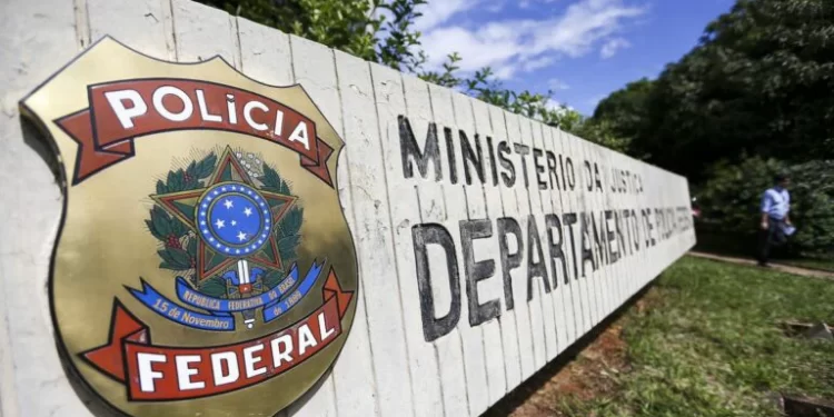 Operação Lesa Pátria: PF realiza busca e apreensão em 7 estados