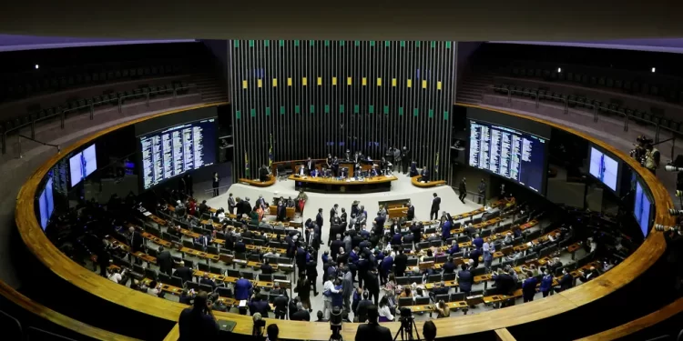 Câmara aprova projeto da minirreforma eleitoral