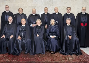 Senadores discutem estabelecer mandato temporário para o STF