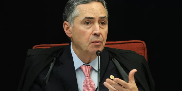 STF torna obrigatório transporte gratuito de eleitores