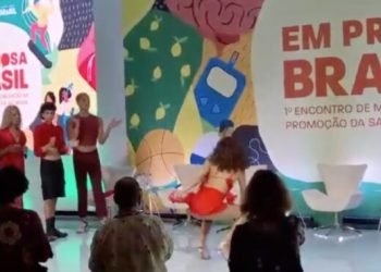 Evento do Ministério da Saúde tem dança sensual