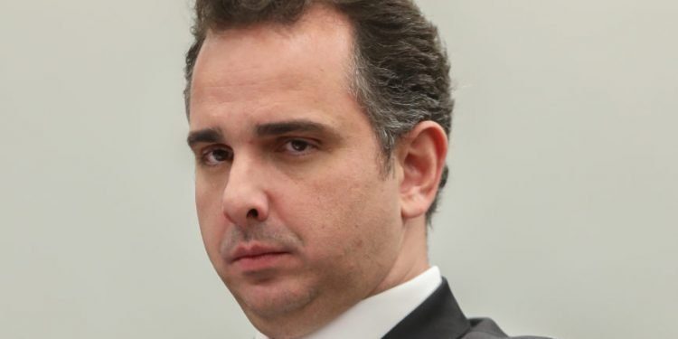 Pacheco decide levar PEC que limita decisões do STF ao plenário