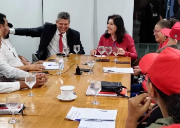 Haddad recebe líderes do MST para discutir reforma agrária