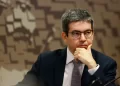 Randolfe erra e diz que Brasil tem regime semipresidencialista