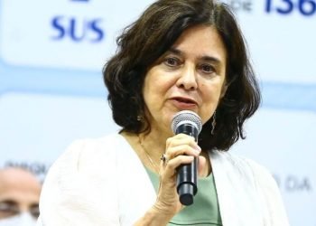 TCU pede que ministra da Saúde devolva R$ 11 milhões à União