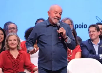 Lula defende endividamento para o país crescer