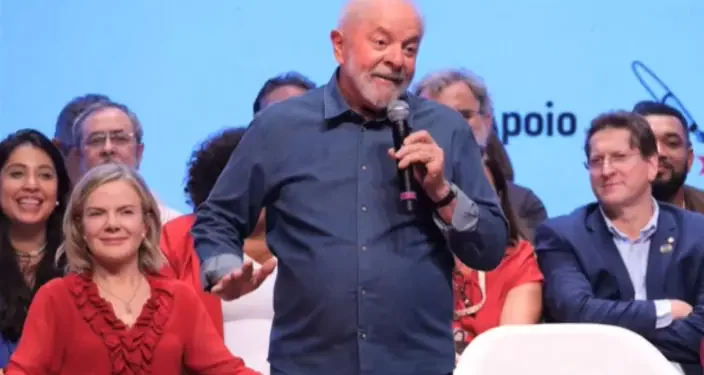 Lula defende endividamento para o país crescer