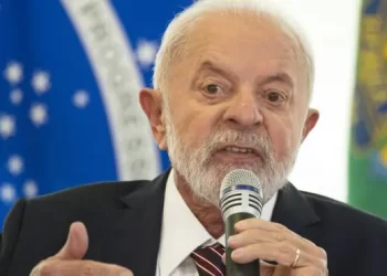 TSE identifica filiação falsa de Lula ao partido de Bolsonaro e aciona a PF para investigação