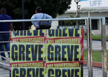 Universidades federais marcam greve a partir de segunda-feira