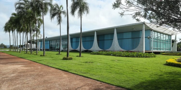 Quase R$ 80 mil: Governo compra itens esportivos para Presidência