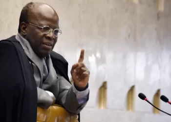 Joaquim Barbosa: “Lula é omisso e incapaz de liderar o país”