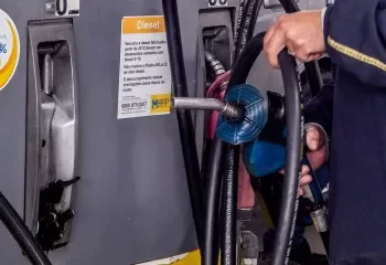 Revendedores rebatem declaração de Lula sobre preço dos combustíveis