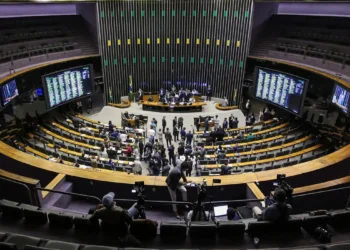 Câmara acelera votação de projetos voltados à infância e educação