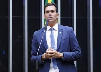 Deputado Luiz Lima  questiona o governo PT por não reconhecer o narcotráfico como terrorismo, e fala sobre influência das facções na política